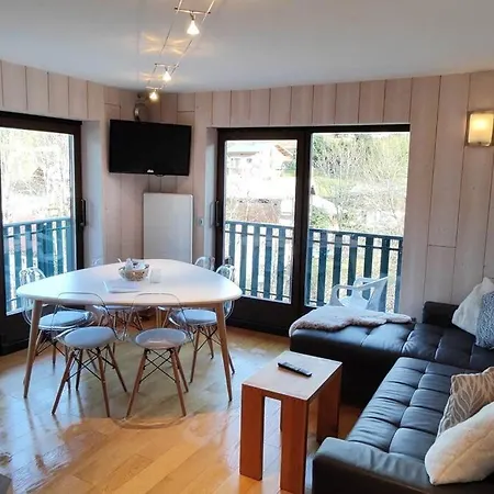 Grizzly - 2 Bedrooms - In/out- Apartment