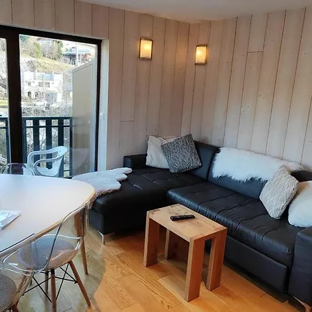 Grizzly - 2 Bedrooms - In/out- Apartment *