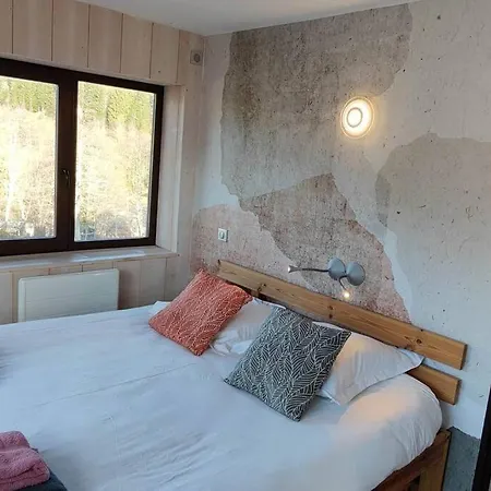 Grizzly - 2 Bedrooms - In/out- Apartment *